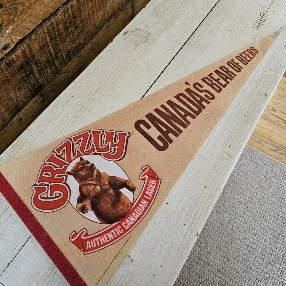 Vintage Grizzly Canadian Lager felt pennant